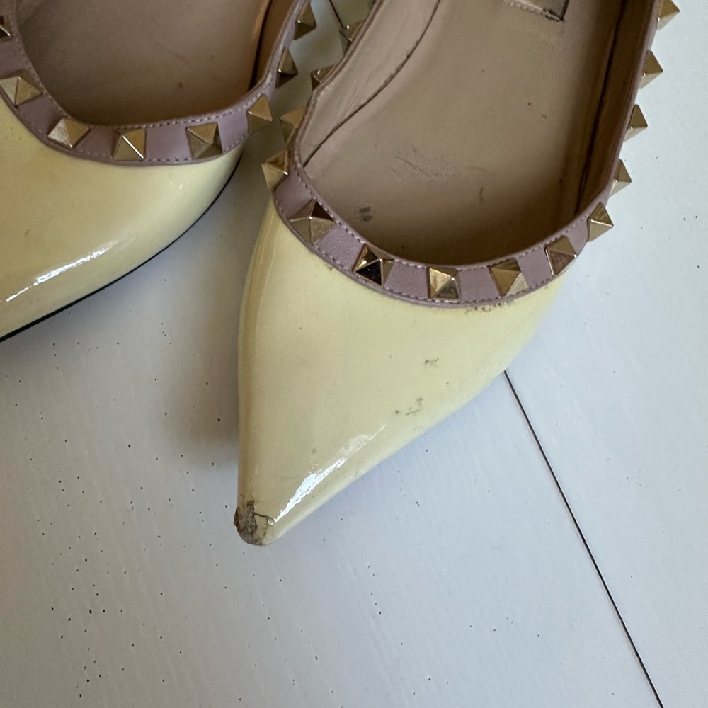 Valentino Flats - Picture 2 of 7
